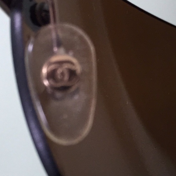Chanel Brown Sunglasses w/ Case AUTHENTICATED main image 15